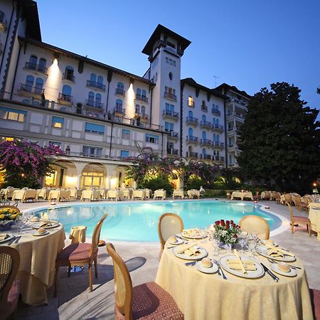 Hotel Savoy Palace Gardone Riviera Bagian luar foto