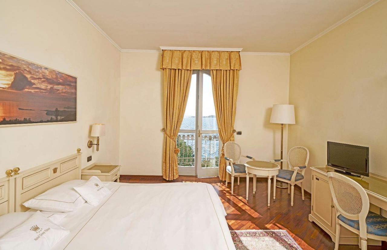 Hotel Savoy Palace Gardone Riviera Bagian luar foto