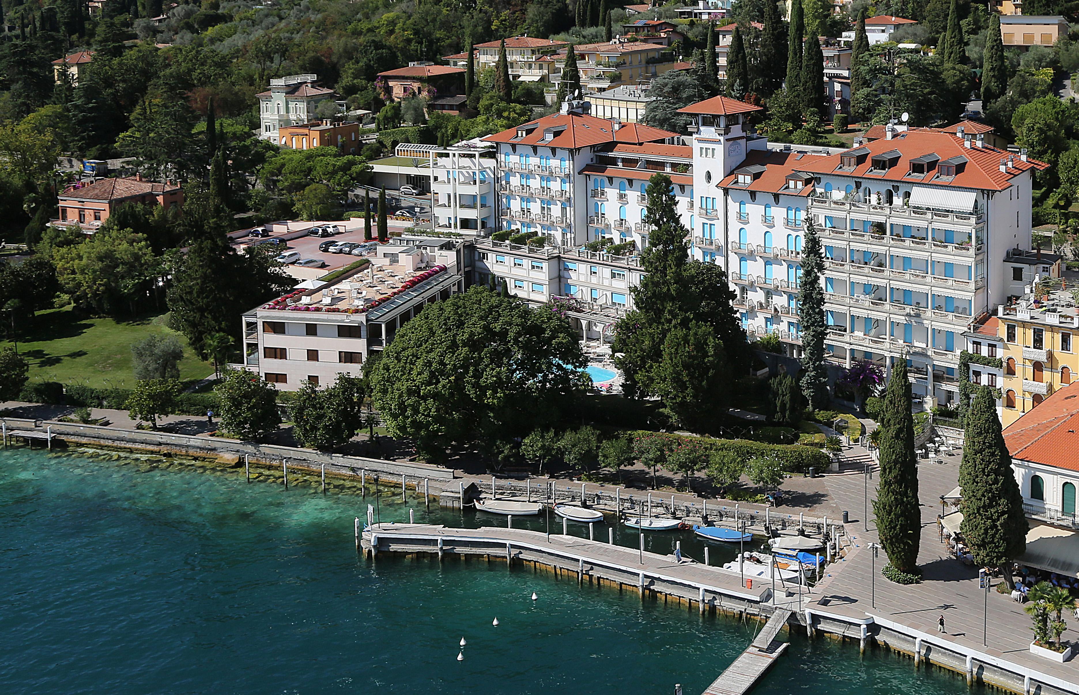 Hotel Savoy Palace Gardone Riviera Bagian luar foto