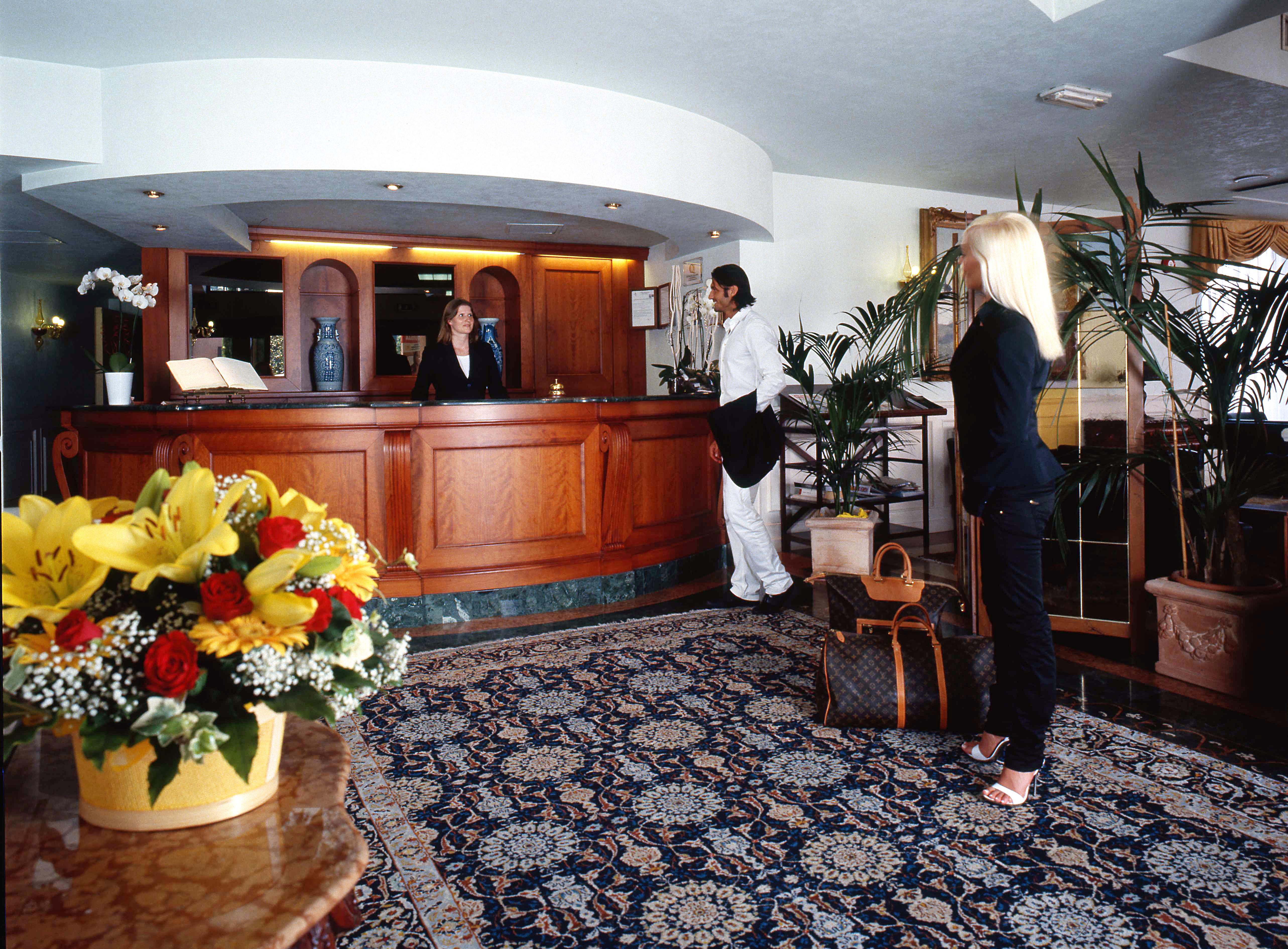 Hotel Savoy Palace Gardone Riviera Bagian luar foto
