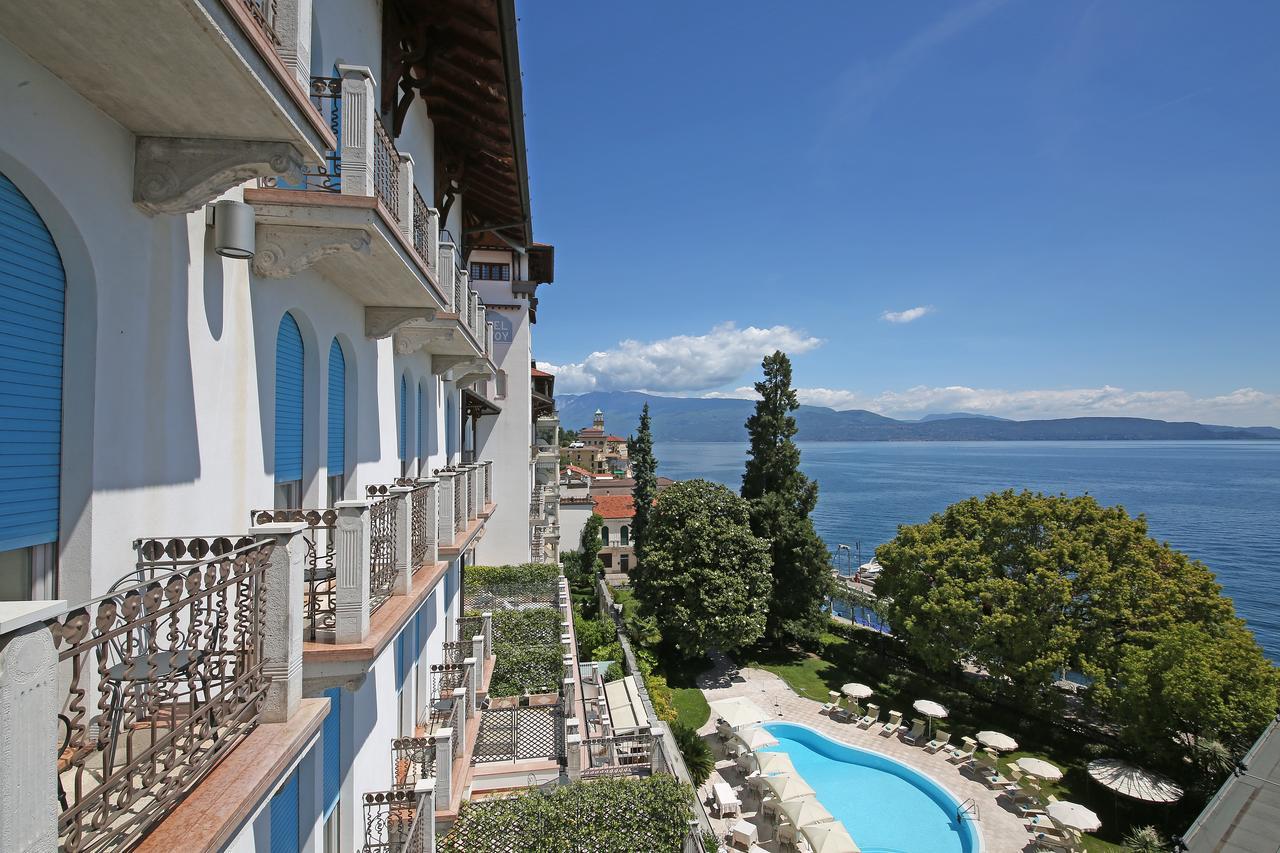 Hotel Savoy Palace Gardone Riviera Bagian luar foto